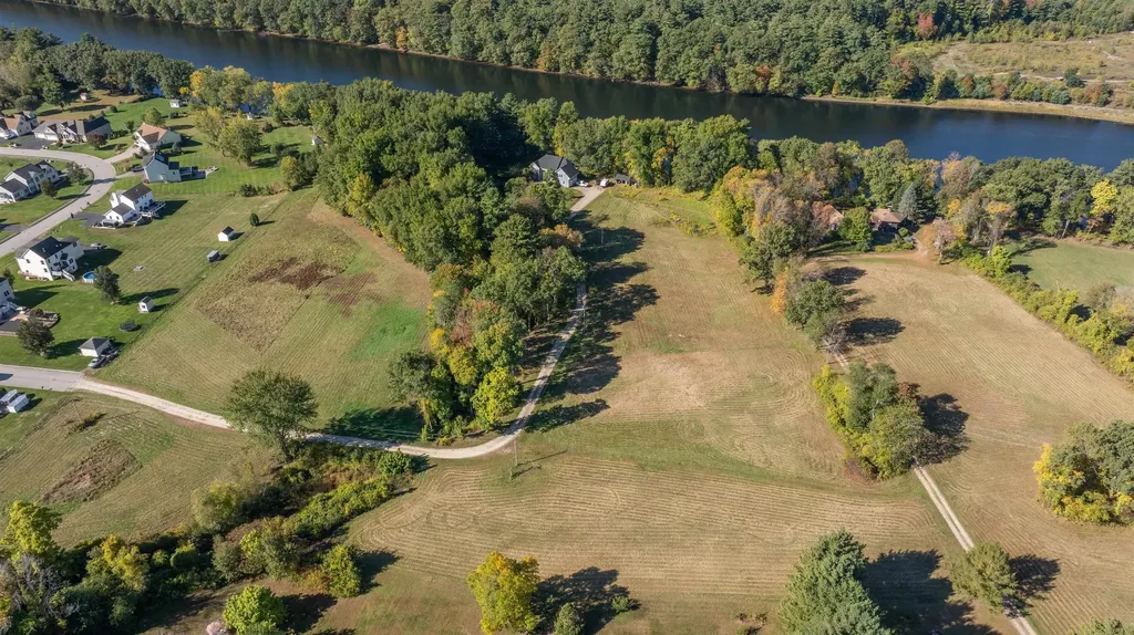 12 Leclair Drive Hudson NH 03051