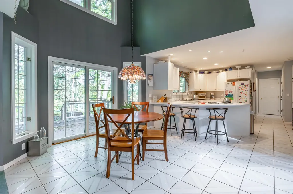 12 Leclair Drive Hudson NH 03051