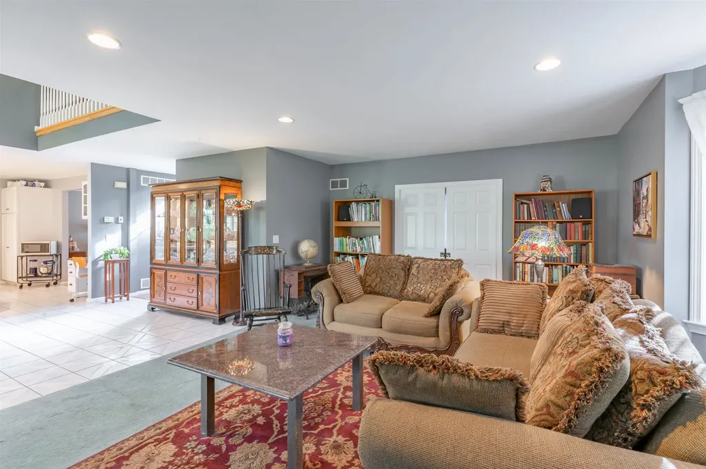 12 Leclair Drive Hudson NH 03051