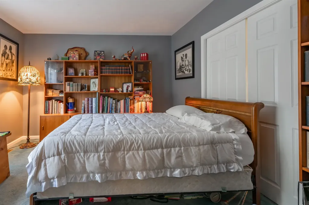 12 Leclair Drive Hudson NH 03051