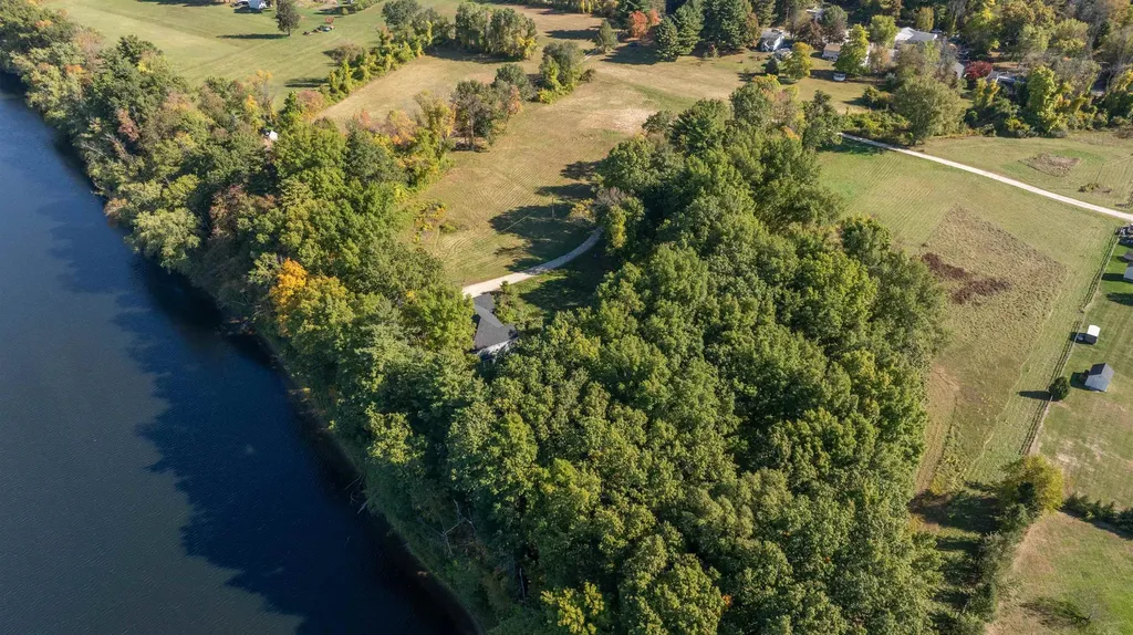 12 Leclair Drive Hudson NH 03051