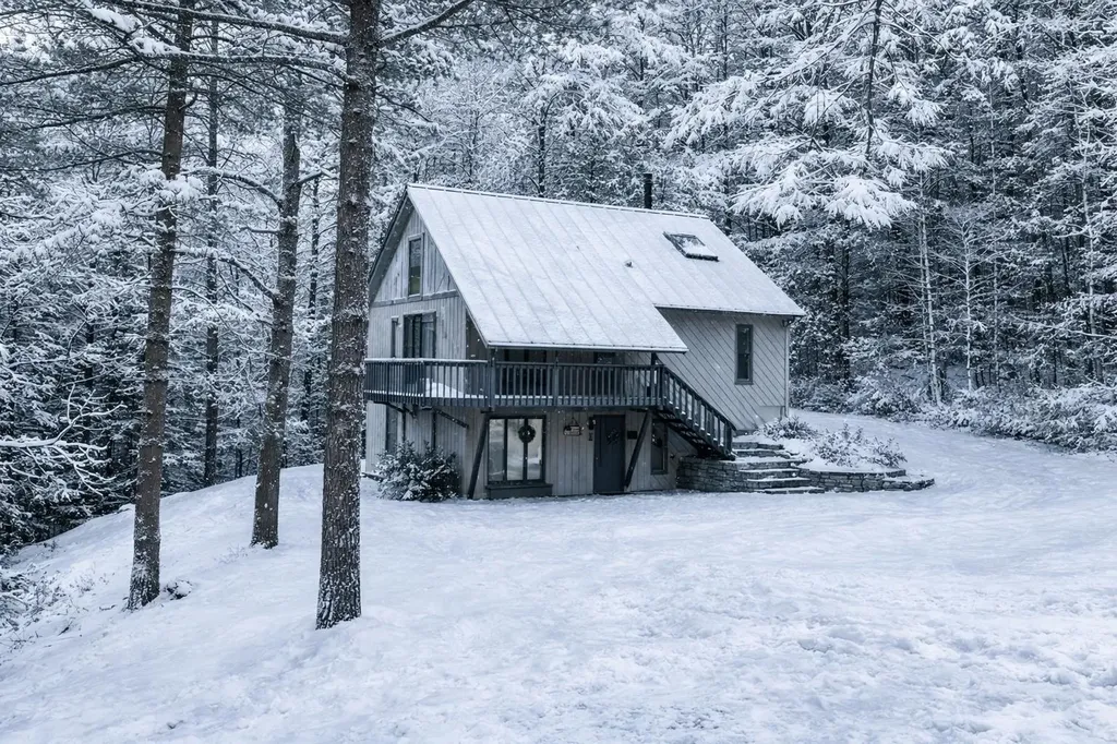 1724 Sangamon Road Pittsford VT 05763