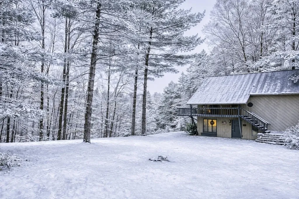 1724 Sangamon Road Pittsford VT 05763