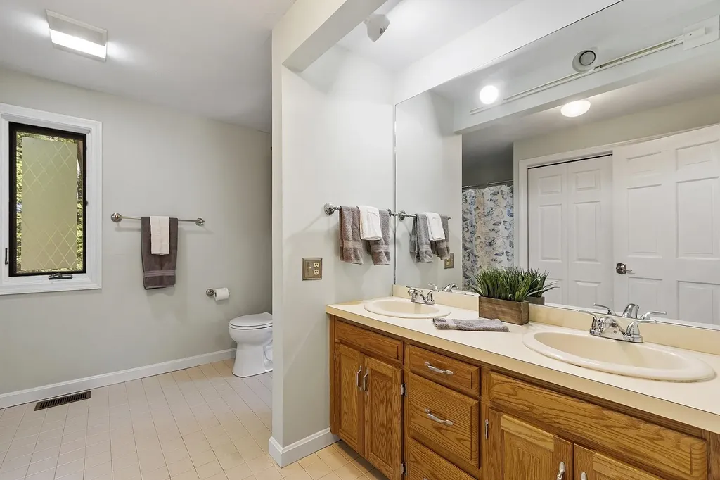 153 Coffin Road Epping NH 03042