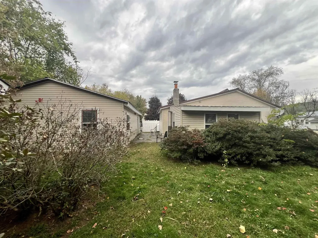 13 Fairbanks Road Newport NH 03773