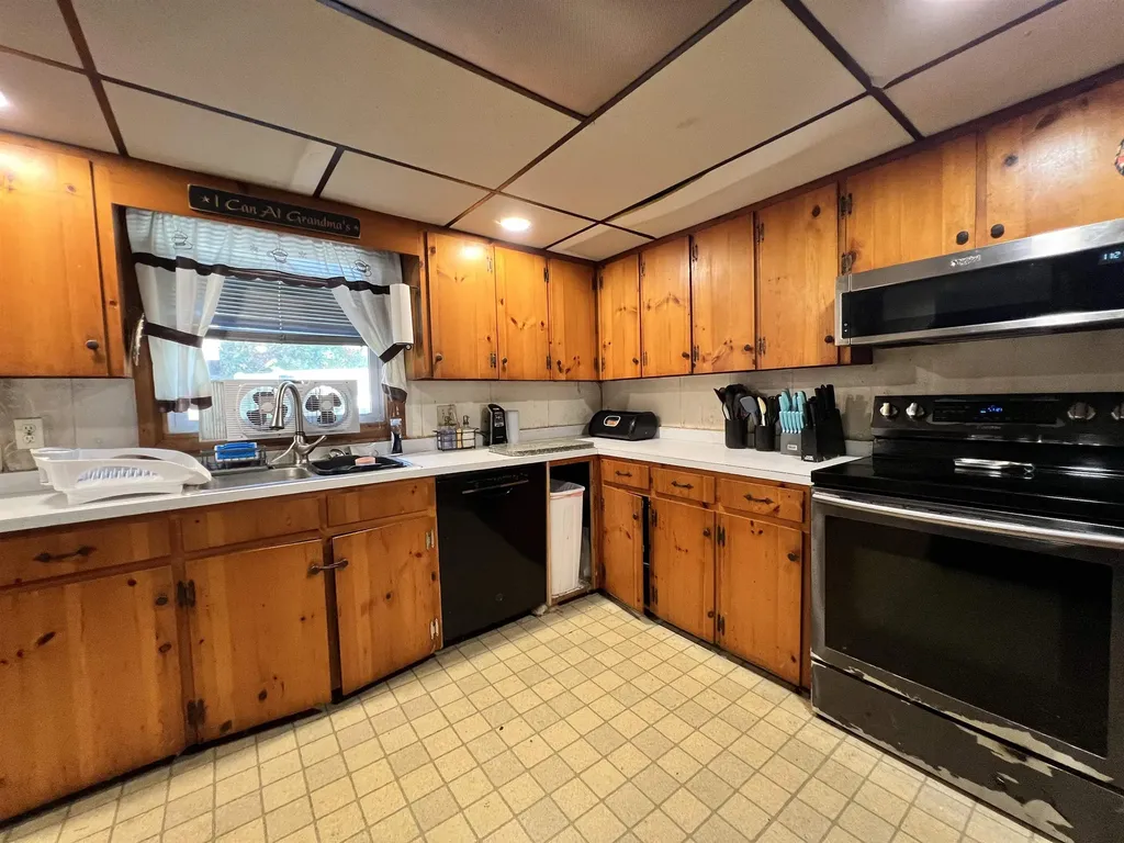 13 Fairbanks Road Newport NH 03773