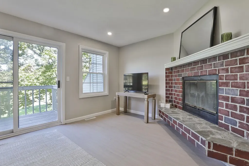 6 Veterans Road Amherst NH 03031