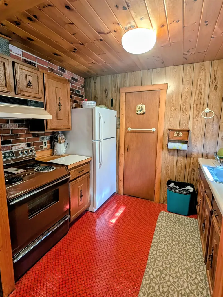 11 Old Peters Road Haverhill NH 03785