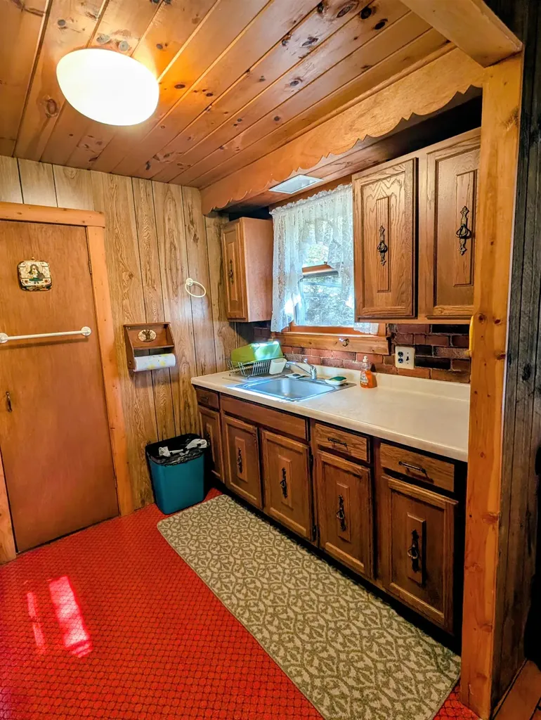 11 Old Peters Road Haverhill NH 03785