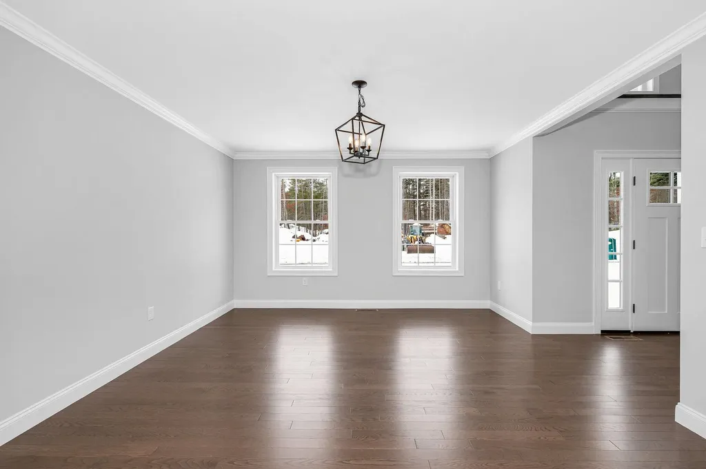 9 Cornstalk Lane Pelham NH 03076