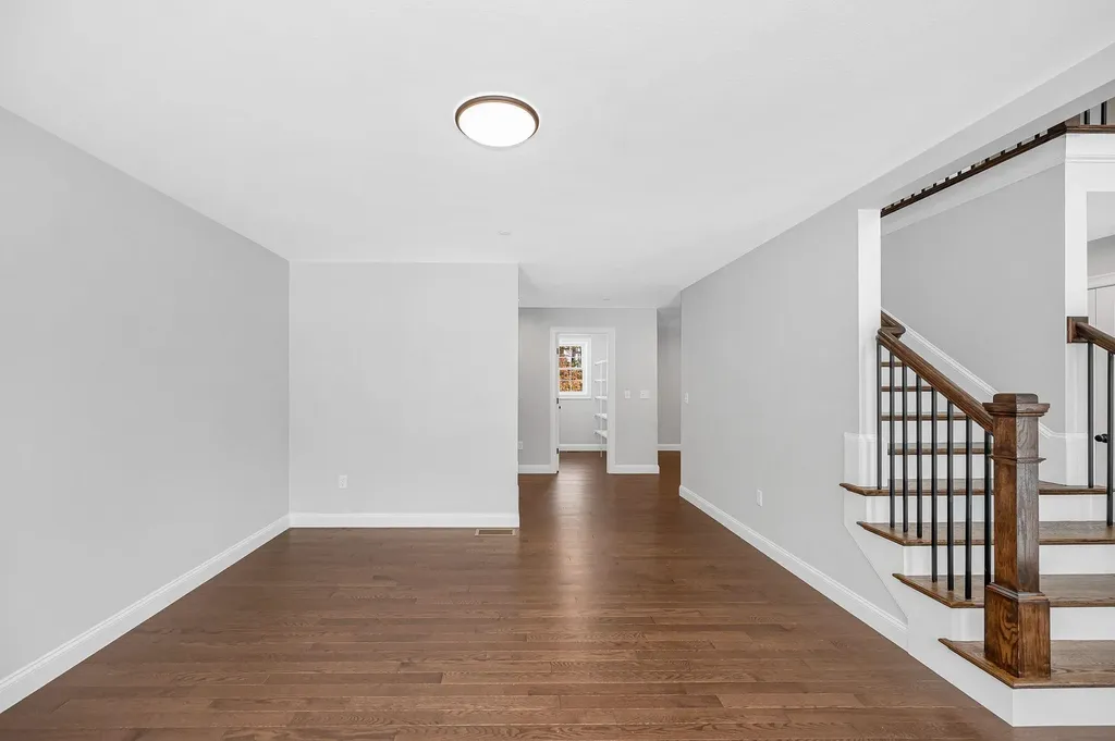 9 Cornstalk Lane Pelham NH 03076