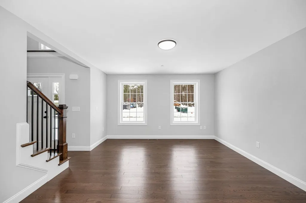 9 Cornstalk Lane Pelham NH 03076