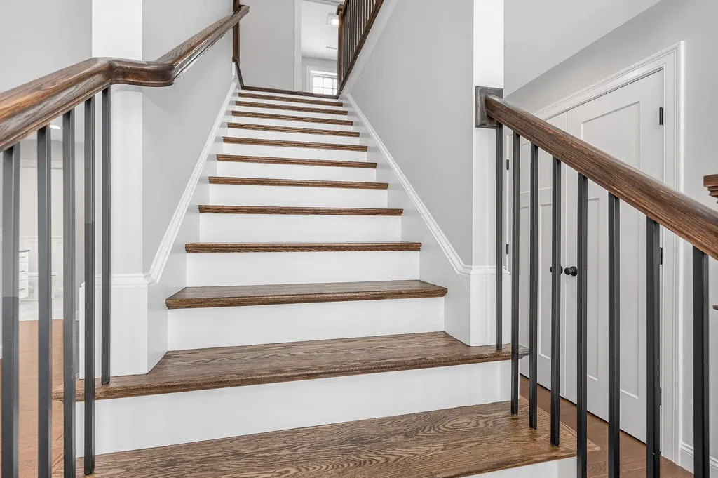 9 Cornstalk Lane Pelham NH 03076