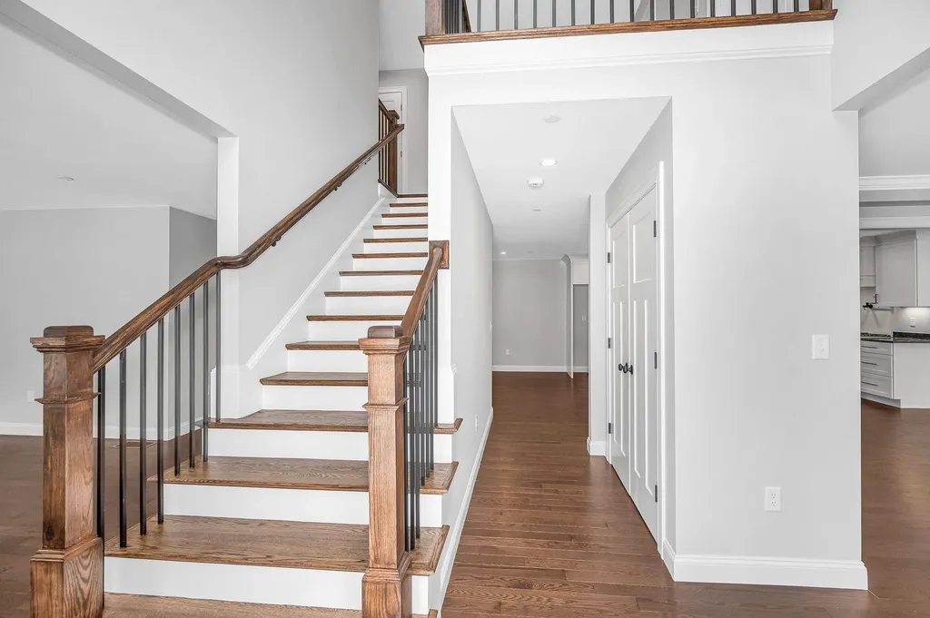 9 Cornstalk Lane Pelham NH 03076