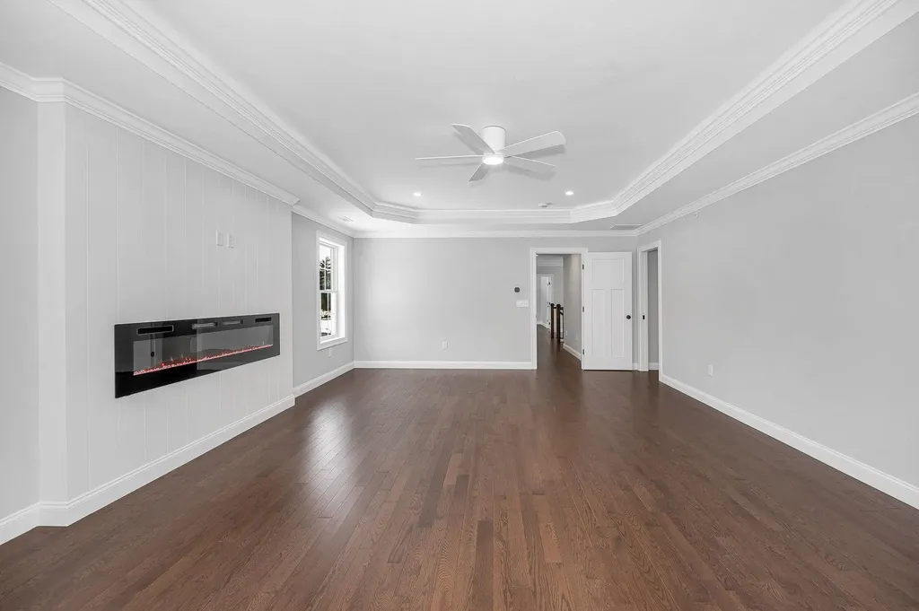 9 Cornstalk Lane Pelham NH 03076