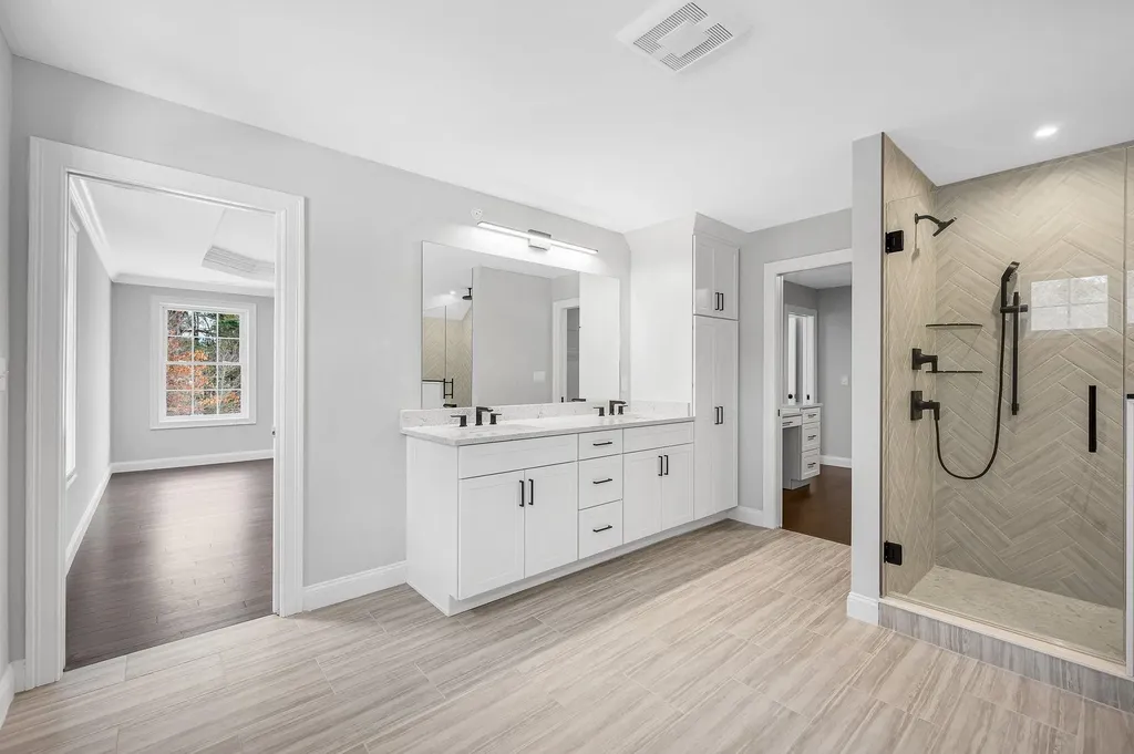 9 Cornstalk Lane Pelham NH 03076