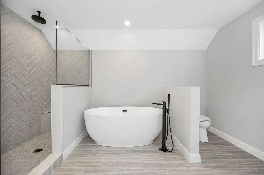 9 Cornstalk Lane Pelham NH 03076