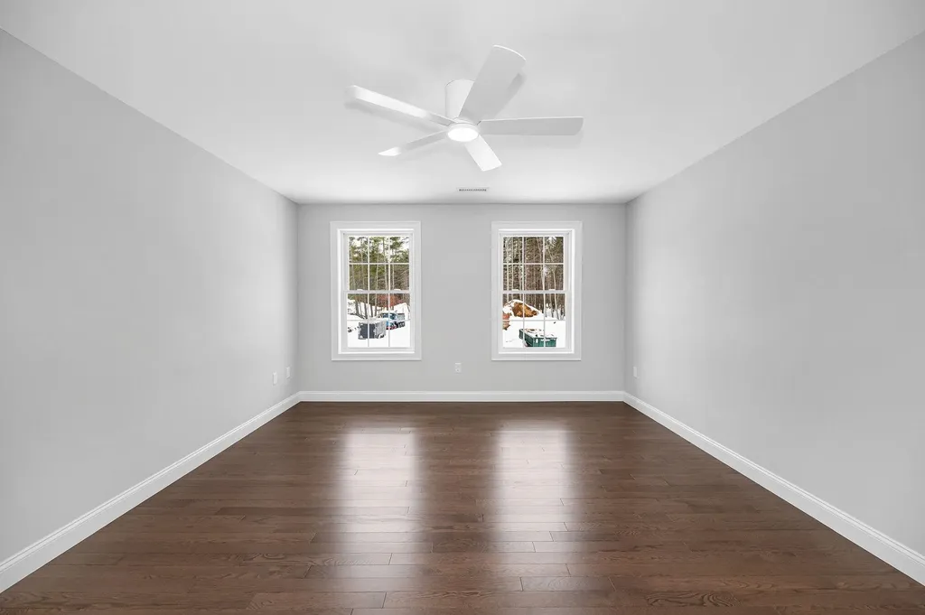 9 Cornstalk Lane Pelham NH 03076