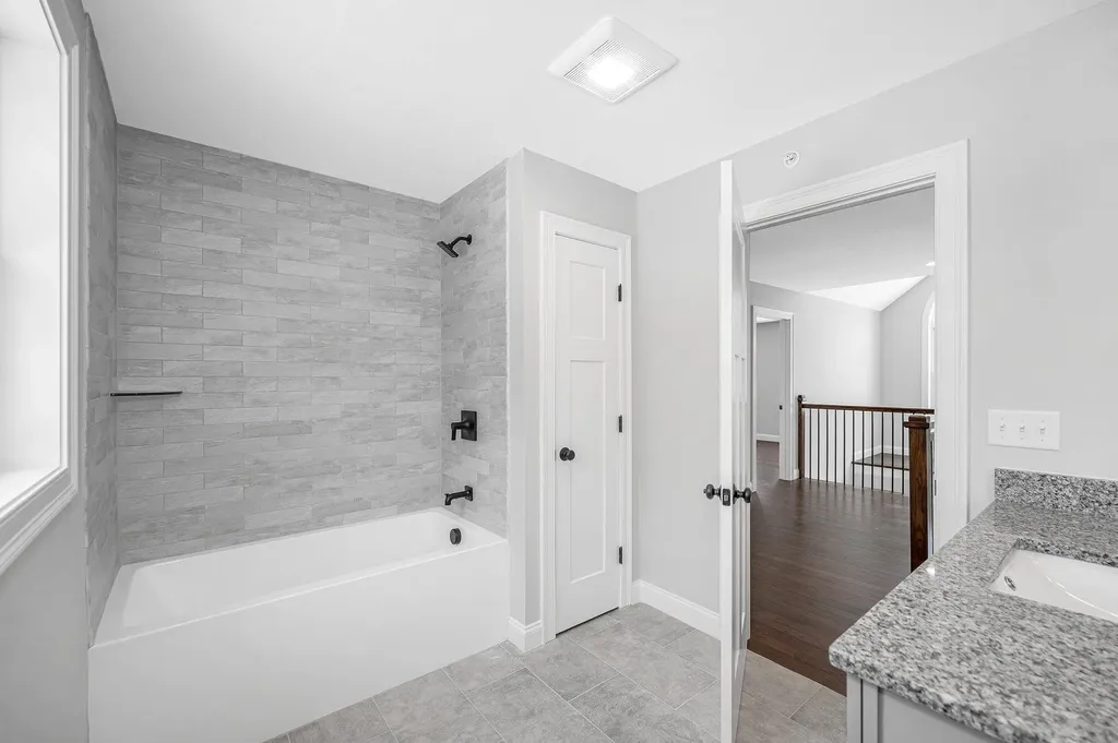 9 Cornstalk Lane Pelham NH 03076