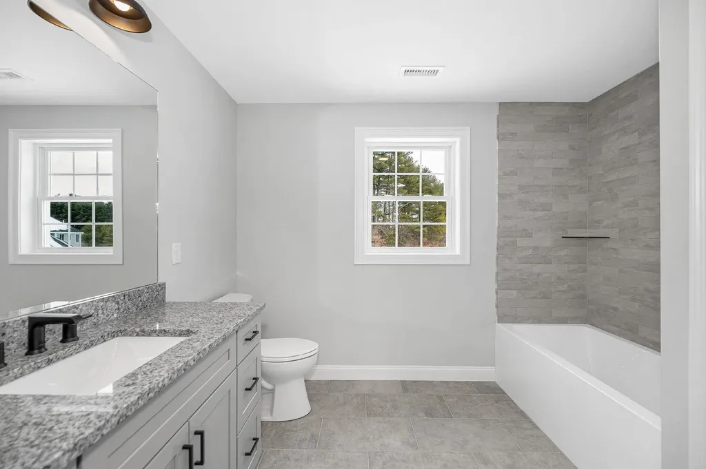 9 Cornstalk Lane Pelham NH 03076