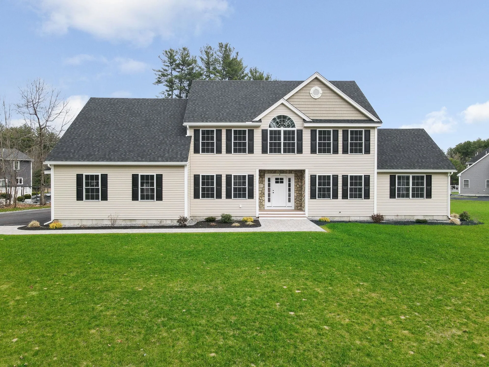 9 Cornstalk Lane Pelham NH 03076