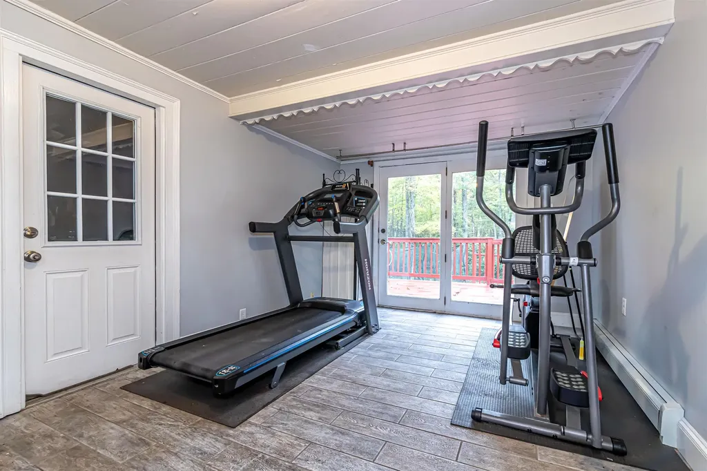 15 Linwood Avenue Salem NH 03079