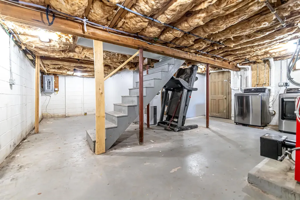 15 Linwood Avenue Salem NH 03079