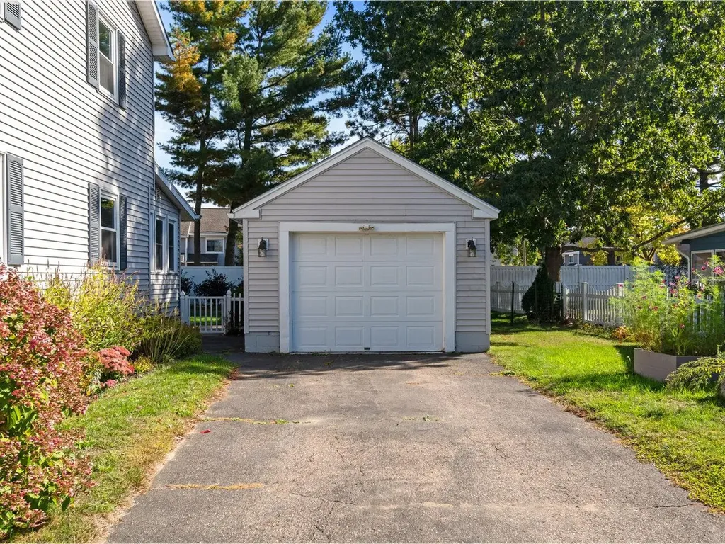 17 Westward Drive Burlington VT 05408