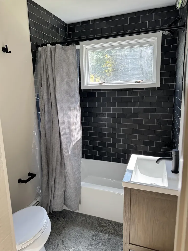 11 Barnes Hill Stowe VT 05672