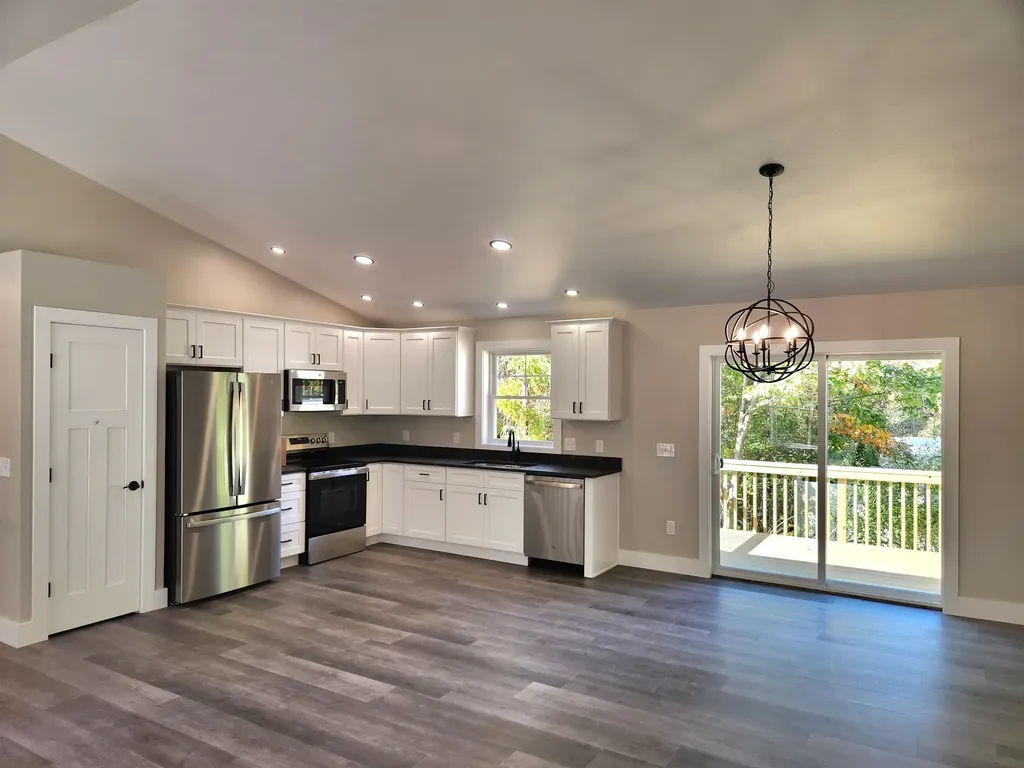 184 Kennedy Drive Keene NH 03431