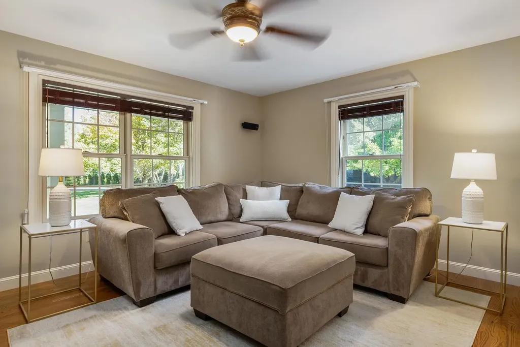 10 Cedar Road North Hampton NH 03862