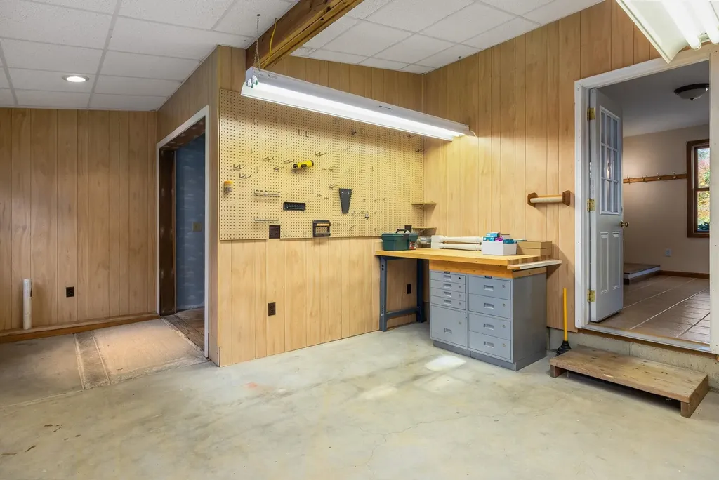 10 Cedar Road North Hampton NH 03862