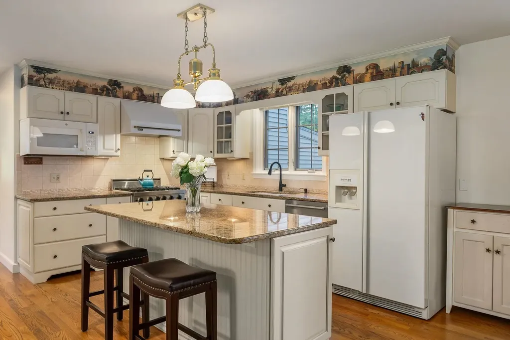 10 Cedar Road North Hampton NH 03862