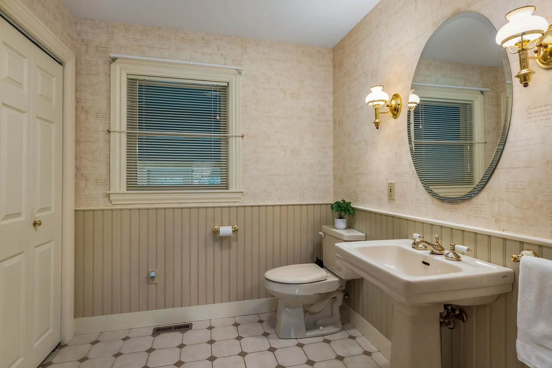 10 Cedar Road North Hampton NH 03862