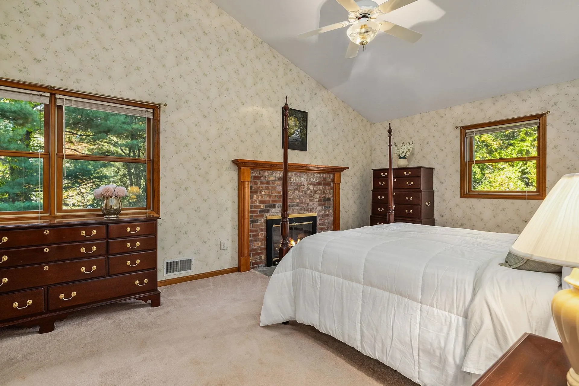 10 Cedar Road North Hampton NH 03862