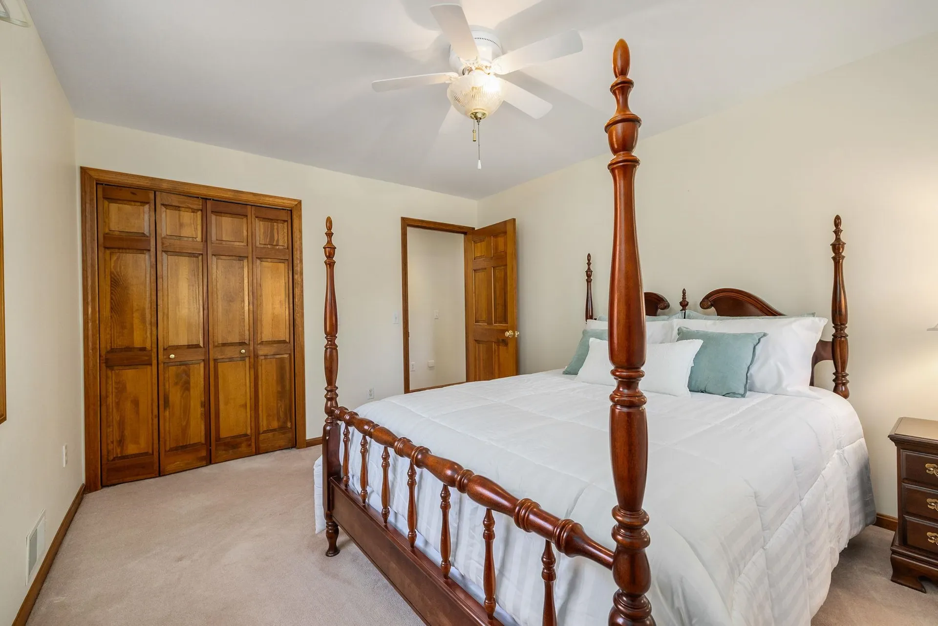 10 Cedar Road North Hampton NH 03862