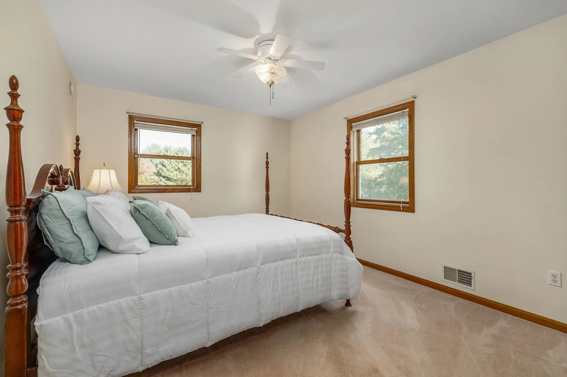 10 Cedar Road North Hampton NH 03862