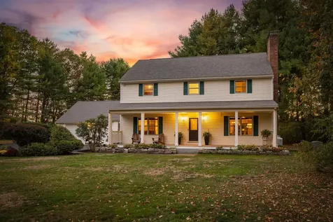 10 Cedar Road North Hampton NH 03862