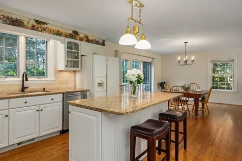 10 Cedar Road North Hampton NH 03862