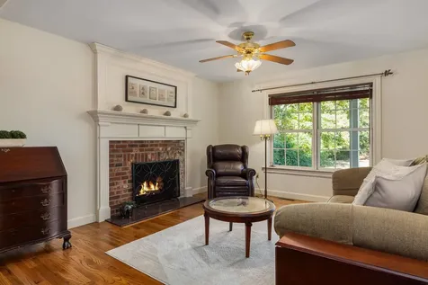 10 Cedar Road North Hampton NH 03862