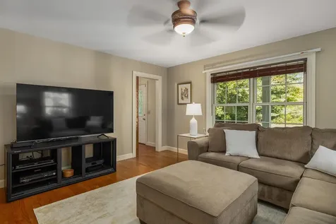 10 Cedar Road North Hampton NH 03862