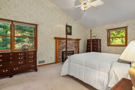 10 Cedar Road North Hampton NH 03862