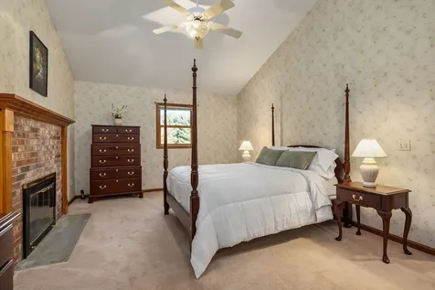 10 Cedar Road North Hampton NH 03862