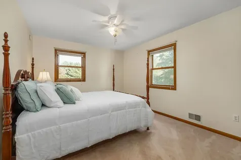 10 Cedar Road North Hampton NH 03862