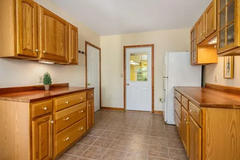 10 Cedar Road North Hampton NH 03862