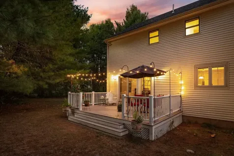 10 Cedar Road North Hampton NH 03862