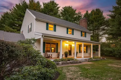 10 Cedar Road North Hampton NH 03862