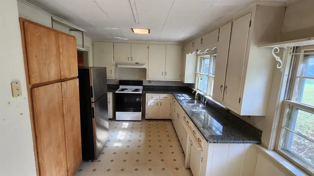 45 Chase Street Claremont NH 03743