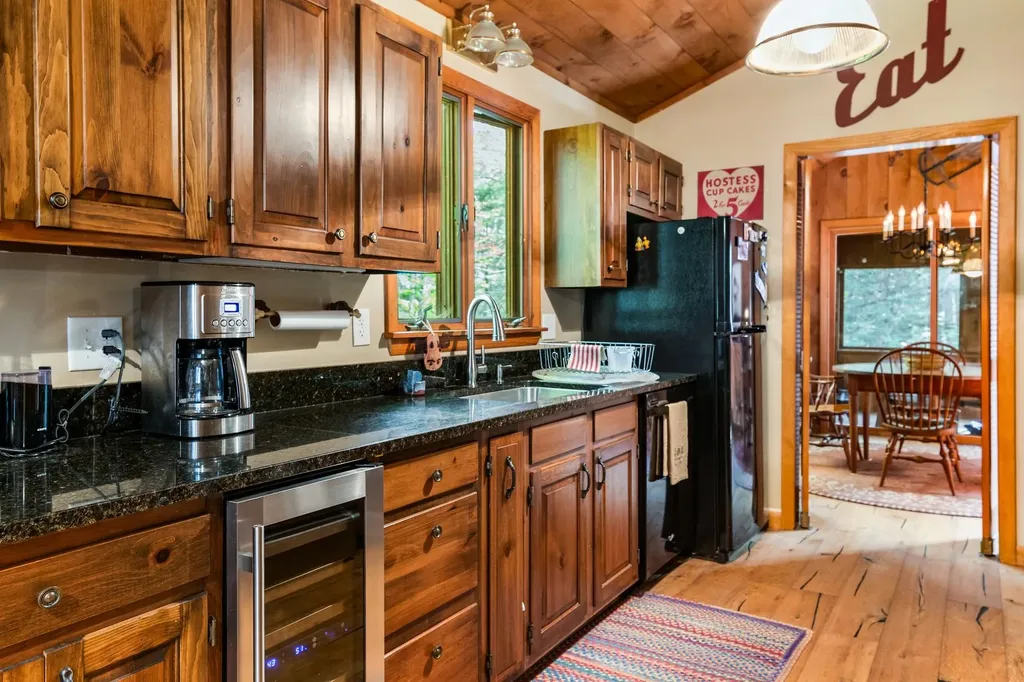 13 Lark Place Enfield NH 03748