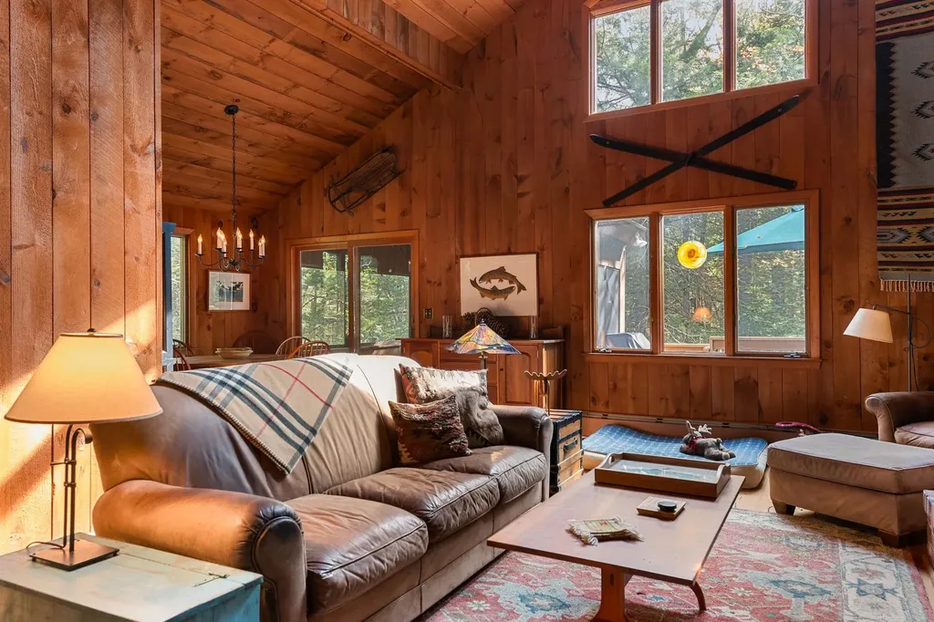 13 Lark Place Enfield NH 03748